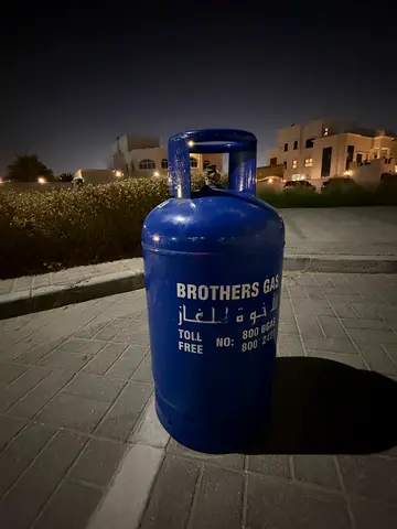 empty, gas cylinder