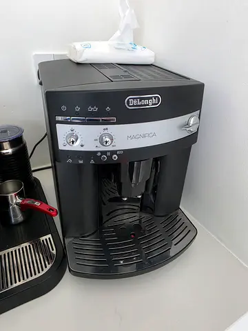 DeLonghi Magnifica Coffee Machine