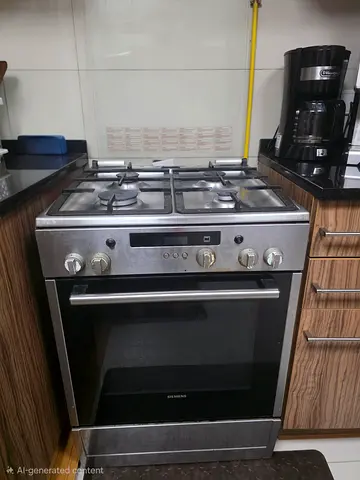 Siemens freestanding gas cooker - good condition