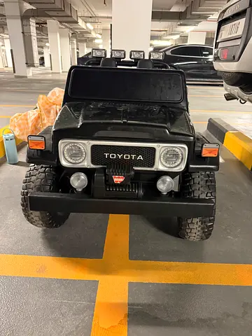 Kids 2 Seater Electric Ride-On Toyota - Great Condition - 24V - 2 motors, EVA Rubber Wheels