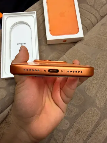 iPhone 17 pro max cosmic orange 256gb - Good Working Condition with Box no scratches warranty valid