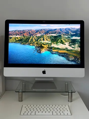 iMac 21.5-inch with Wireless Keyboard