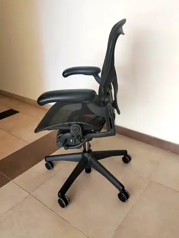 Herman Miller Ergonomic Mesh Office Chair with Lumbar Support and Adjustable Arms