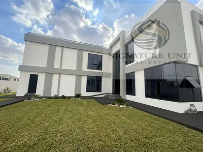 5 MASTER BR VILLA | LIVING AREA | GARDEN SPACE