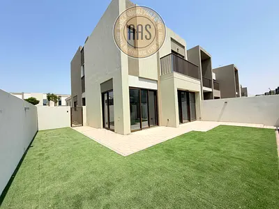 Very Spacious 4-Bedroom Townhouse Villa For Rent in La Violeta Villanova
