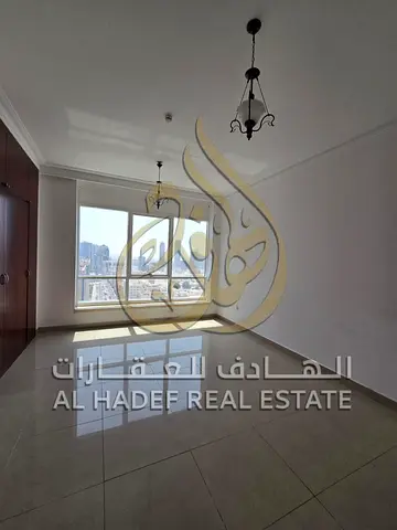 شقة غرفتين وصالة للإيجار السنوي في المجاز 3 غرفتين ماستر وغرفة خادمة ماستر مع موزع وخزائن بالحائط وتكييف مجاني ومصلى وجيم ومسبح مجاني موقع مميز وقريب