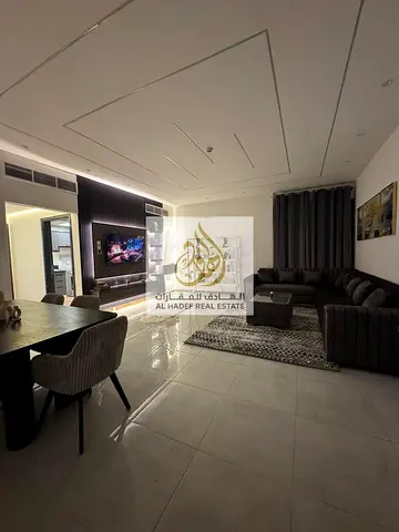 🔥 **غرفة وصالة مفروشة للإيجار الشهري – ممشى عجمان** 🔥  🌊 **إطلالة بحرية بالكامل** 🏠 **أول ساكن** 📍 **لورا 1 – برج Star 1** 🌟 📍 **موقع مميز مقاب
