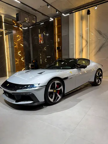 2025 Ferrari 12CILINDRI 照片 1