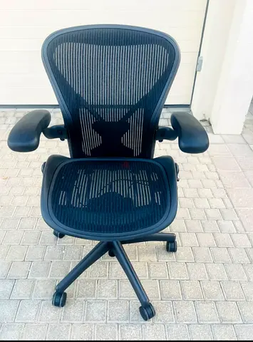 Herman Miller Aeron-style Ergonomic Office Chair — Black Mesh