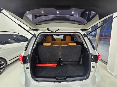 صورة 20 لـ 2023 Toyota FORTUNER