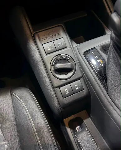 صورة 8 لـ 2027 Toyota FJ CRUISER