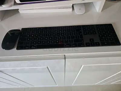 Apple Magic Keyboard with Numeric Keypad and Magic Mouse - Black _lightning