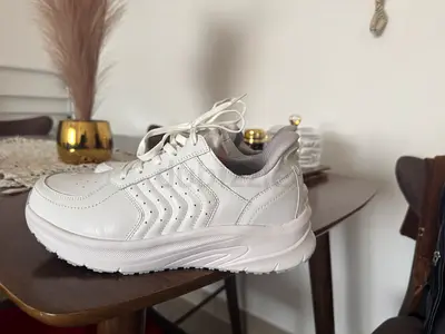 Brand New OrthoFeet Hands-Free Sneaker