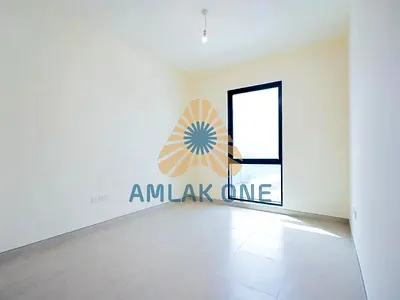High Floor | Vacant | Cozy Living