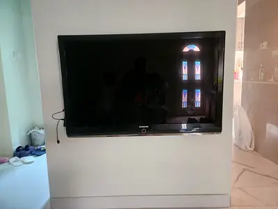 Samsung 43 Inch LCD TV - Urgent Sale