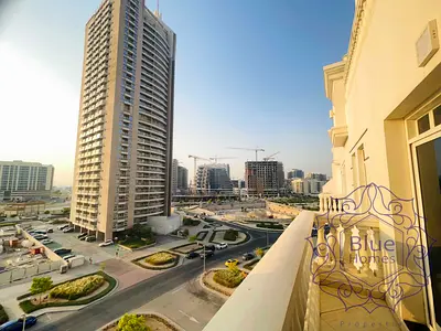 Spacious 1BR | Balcony | Community View