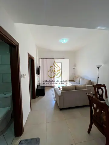 الايجارالسنوي عجمان منطقة النعيمية 1 قريب من المدرسة الحكمة البنايه عائلات غرفه وصاله 2 حمام بلكونه تكيف مركزي مطبخ  مساحات كبيره مع الفرش 2000 درهم