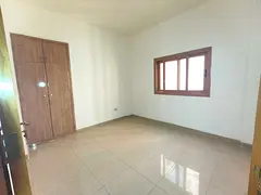 Spacious 2BHK,2 washrooms, Balcony, build inWardrobes close to road , easy exit to Dubai