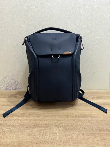Peak Design Everyday Backpack V2 20L – Midnight – Excellent Condition