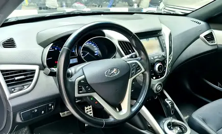 صورة 2 لـ 2016 Hyundai VELOSTER