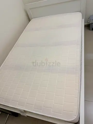 Bed and mattress