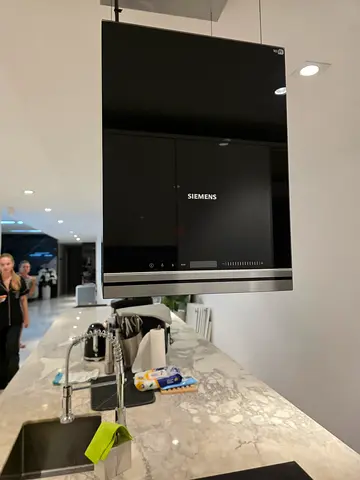Siemens IQ700 Chimney 60cm With Wifi Like New