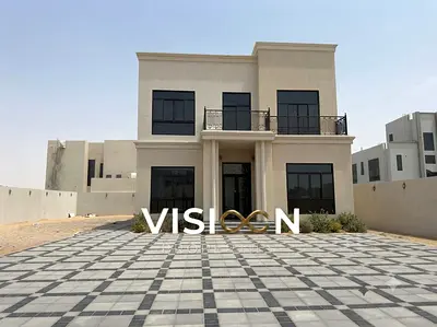 Luxury 5-Bedroom Villa with Majlis
