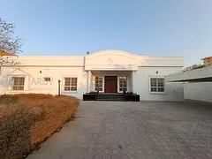 Available huge & spacious 5bed plus maid in Barsha