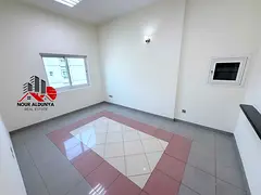 Office Available for Rent 700 sqft