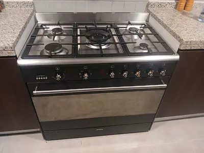Smeg five Burner Cooker top gas oven electric same like new condition