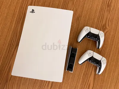 PS5 Disc Edition 825GB + 2 Original Controllers + Charging Station | Like New