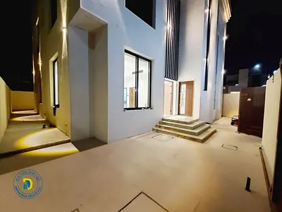 Luxury corner villa with 7 rooms and a rooftop, including registration fees with an excellent discount.