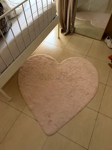 Heart-shape carpet pink