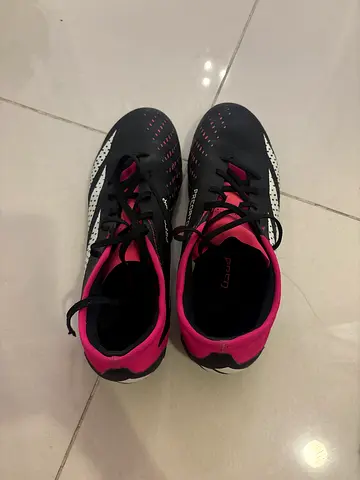 Adidas predator cleats UK 9