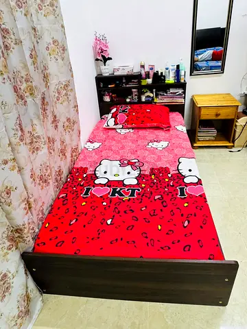 Single wooden bed frame with mattress - Good condition