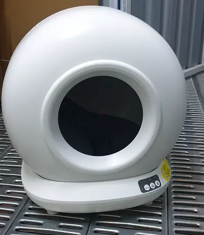 NEW Smart enclosed cat litter box 78L