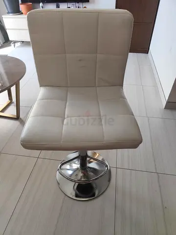 Bar Chairs in Good condition for sale