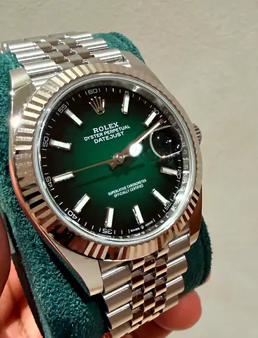 Rolex Datejust 41. Ombré Green. Full set. New style card and hang tag