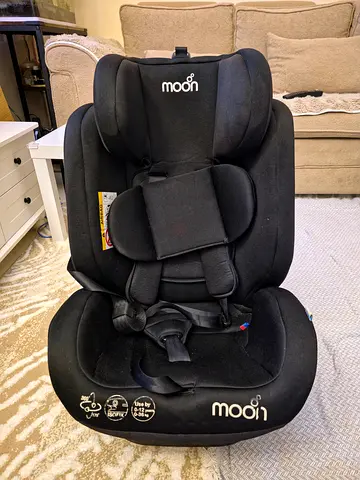 Moon Baby Convertible Car Seat - Black, Good Condition
