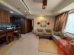 FULLY FURNISHED - ELEGANT 2 BHK - NEWLY UPDRADED - CLOSE TO MOE