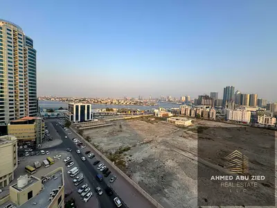 أكبر وأجمل غرفة وصالة أول ساكن للإيجار السنوي في البستان -عجمان، غرفة ماستر، 2 حمام، إطلالة بحرية، نوافذ بانوراما، غاز مركزي وباركينج مجاني، موقع مميز