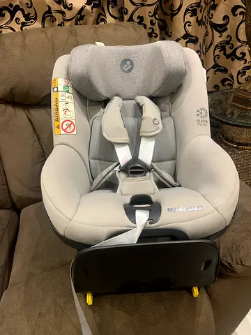 Maxi cosi mica pro 360 car seat with isofix base