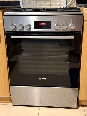 Bosch freestanding gas cooker with oven - good working condition