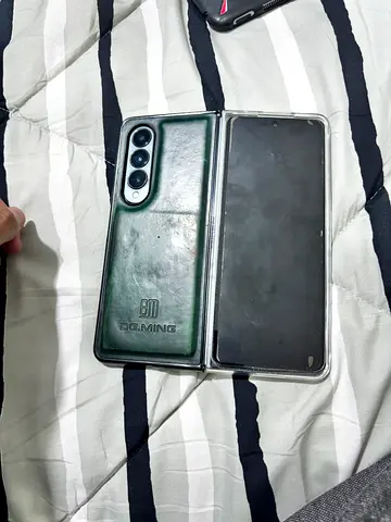 Samsung Galaxy Z Fold 4
