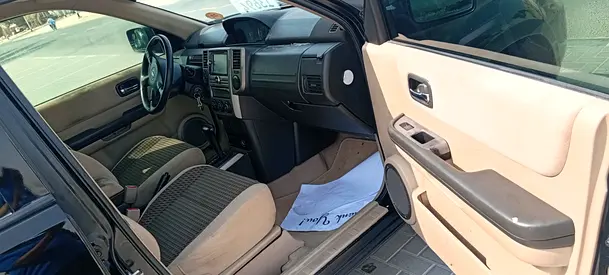2011 Nissan X-TRAIL 照片 13