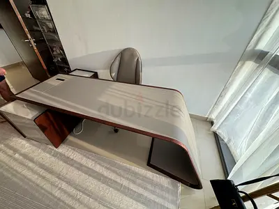 Selling Premium Quality luxury Al Huzaifa Office Desk and chair
