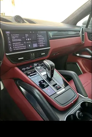 صورة 5 لـ 2020 Porsche CAYENNE