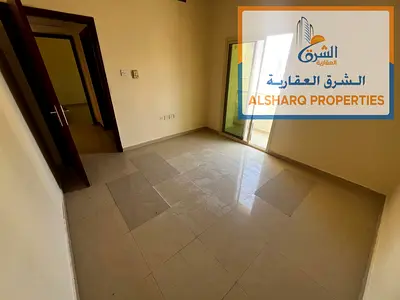 Two bedrooms and a living room (including a master bedroom), central air conditioning, family-friendly building, close to the Corniche, comfortable la