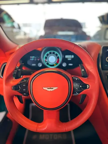 صورة 12 لـ 2022 Aston Martin DB12