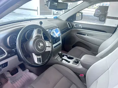 صورة 7 لـ 2012 JEEP GRAND CHEROKEE L